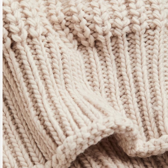 H&M Knit Mockneck Sweater with Balloon Sleeves in Beige - Picture 2 of 3